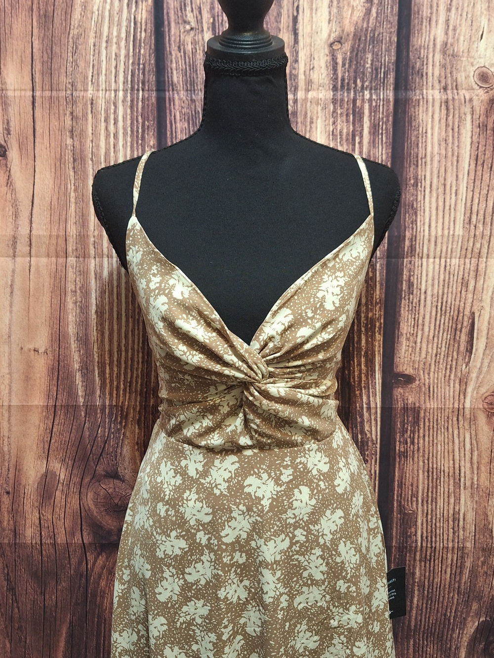 Lulu's Gold Floral Maxi Dress Criss Cross Back Size Small NWT! - Picture 2 of 8